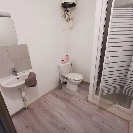 Отель Le Casino St Quentin Gare 3*