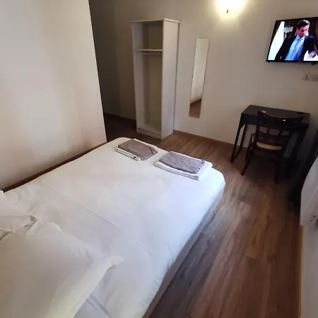 Отель Le Casino St Quentin Gare Сен-Кантен