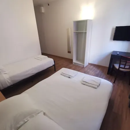 Le Casino St Quentin Gare Сен-Кантен