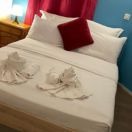 Le Casino St Quentin Gare 3* Сен-Кантен