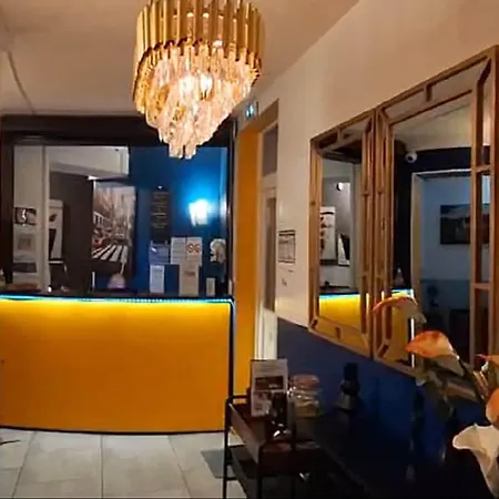 Le Casino St Quentin Gare Отель 3*