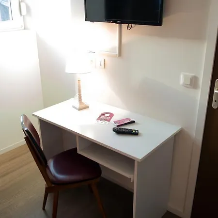 Отель Le Casino St Quentin Gare 3*