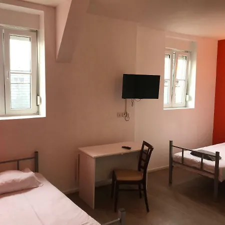 Отель Le Casino St Quentin Gare