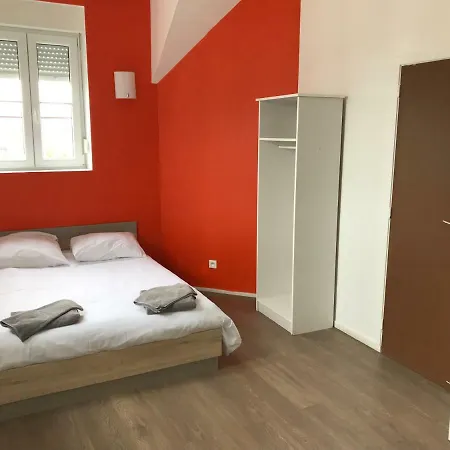 Отель Le Casino St Quentin Gare 3*
