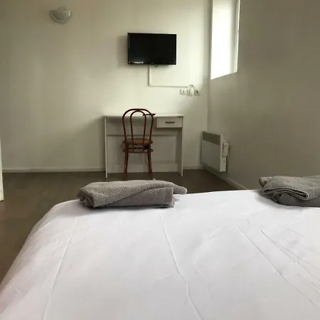 Hotell Le Casino St Quentin Gare 3*