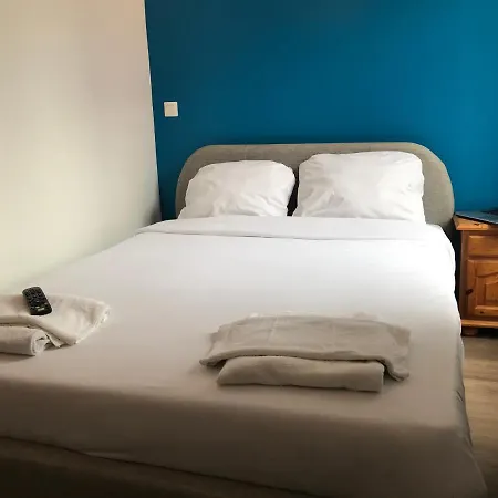 Отель Le Casino St Quentin Gare